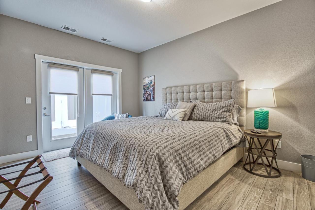 Modern Townhome Near Old Town, Breweries, & River! Форт Колинс Екстериор снимка